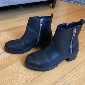 Urban Outfitters Black Ankle Boots with Chunky Heel